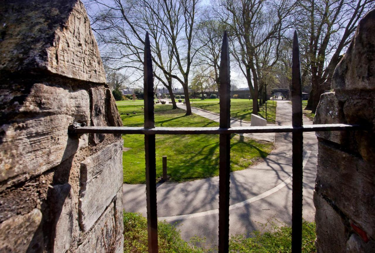The Davey Tower, Medieval Riverside House York Esterno foto
