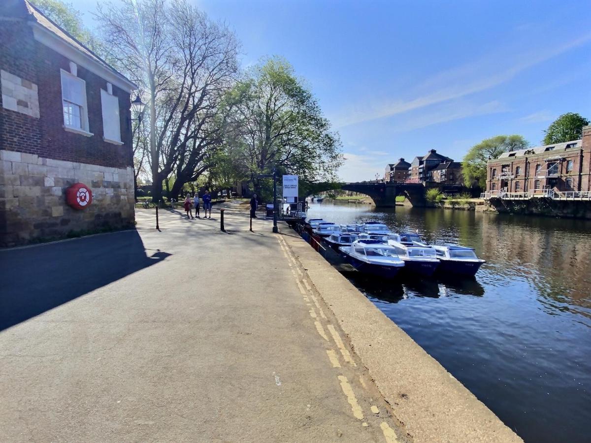 The Davey Tower, Medieval Riverside House York Esterno foto